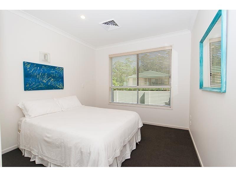 11 Chevron Rise, Highland Park QLD 4211