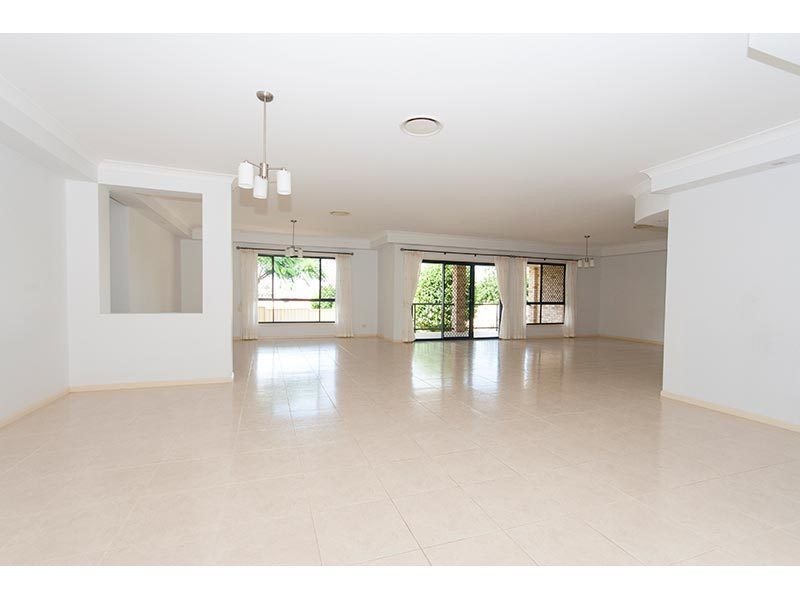 7 Ridgeline Way, Highland Park QLD 4211