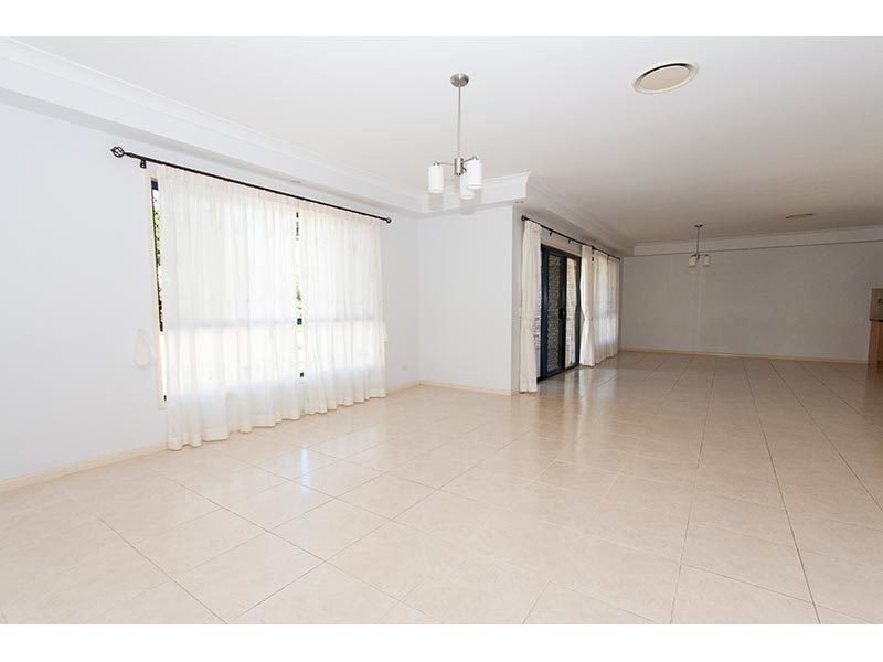 7 Ridgeline Way, Highland Park QLD 4211