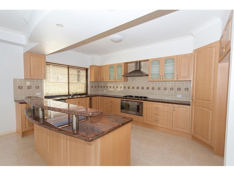 7 Ridgeline Way, Highland Park QLD 4211