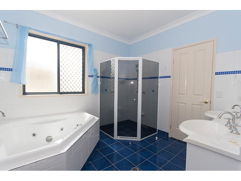 7 Ridgeline Way, Highland Park QLD 4211