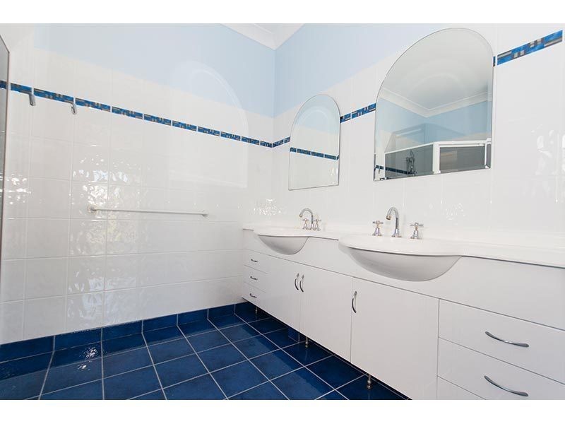 7 Ridgeline Way, Highland Park QLD 4211