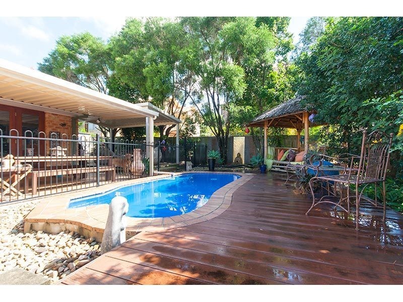 4 Gloucester Court, Highland Park QLD 4211