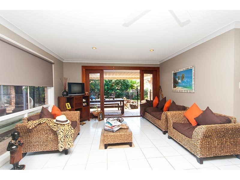 4 Gloucester Court, Highland Park QLD 4211