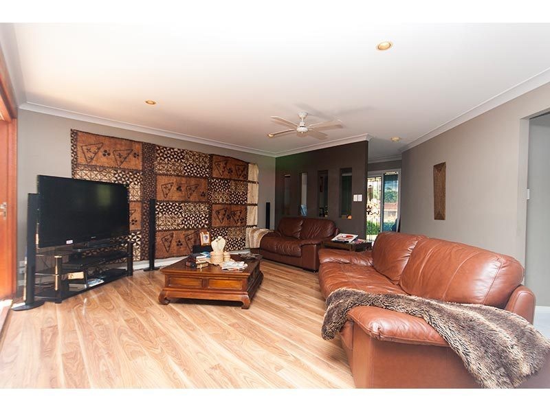 4 Gloucester Court, Highland Park QLD 4211