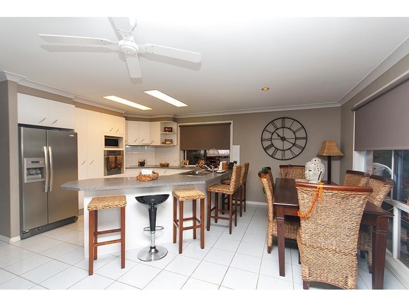 4 Gloucester Court, Highland Park QLD 4211