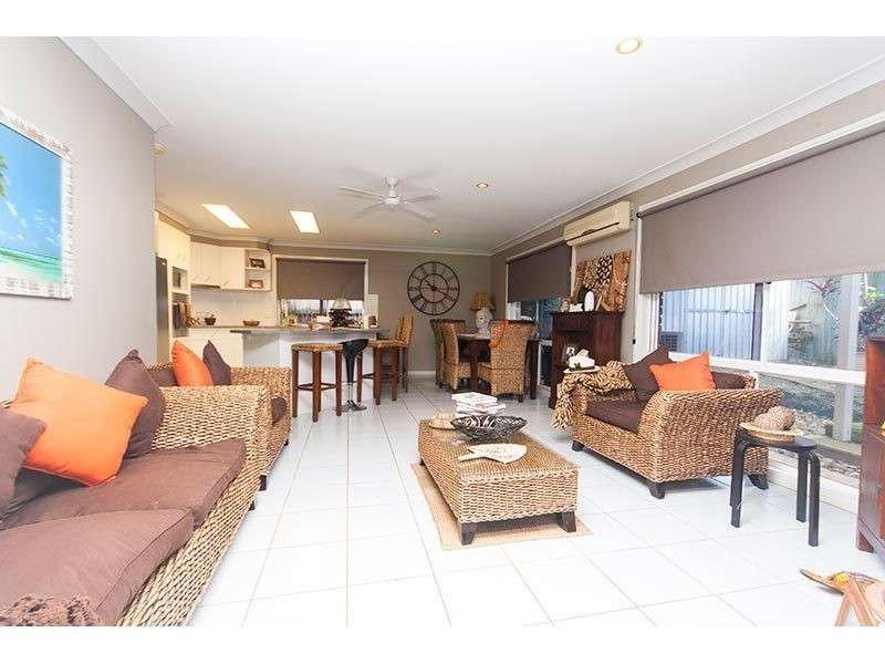 4 Gloucester Court, Highland Park QLD 4211