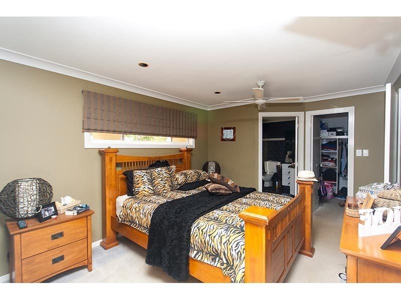 4 Gloucester Court, Highland Park QLD 4211