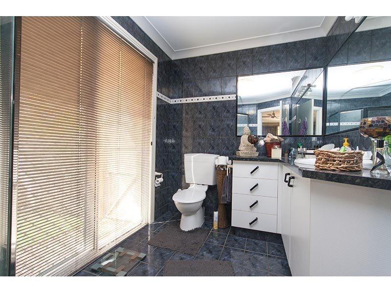 4 Gloucester Court, Highland Park QLD 4211