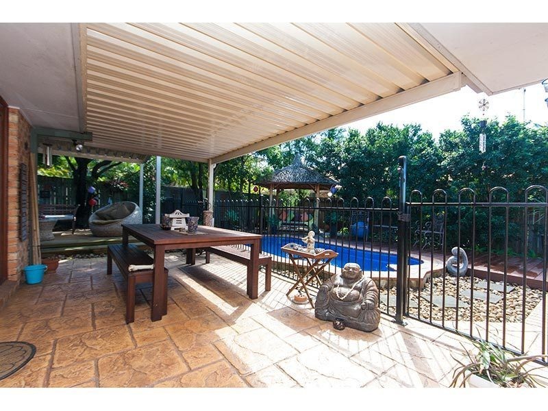 4 Gloucester Court, Highland Park QLD 4211
