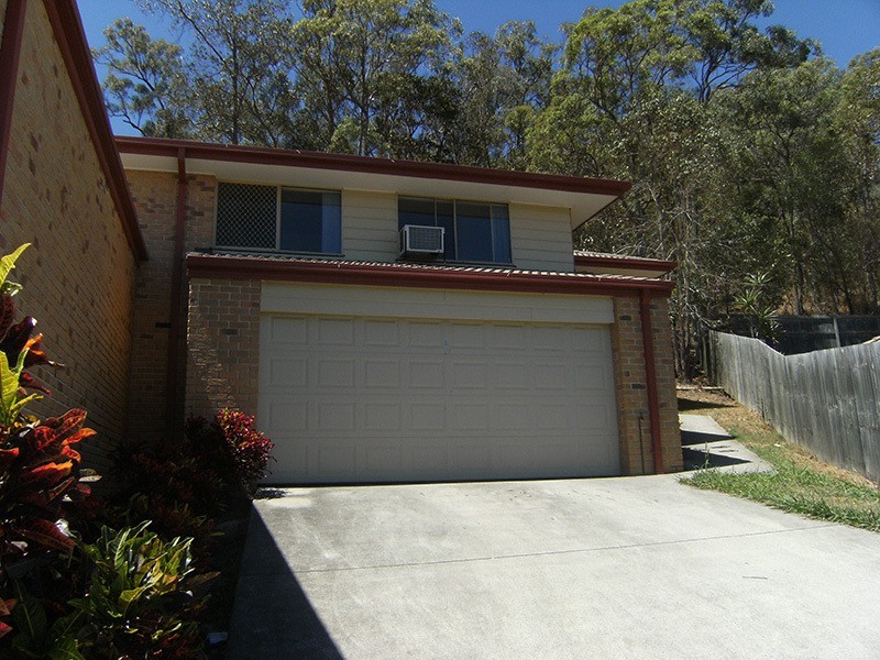 2/76 Paddington Drive, Carrara QLD 4211