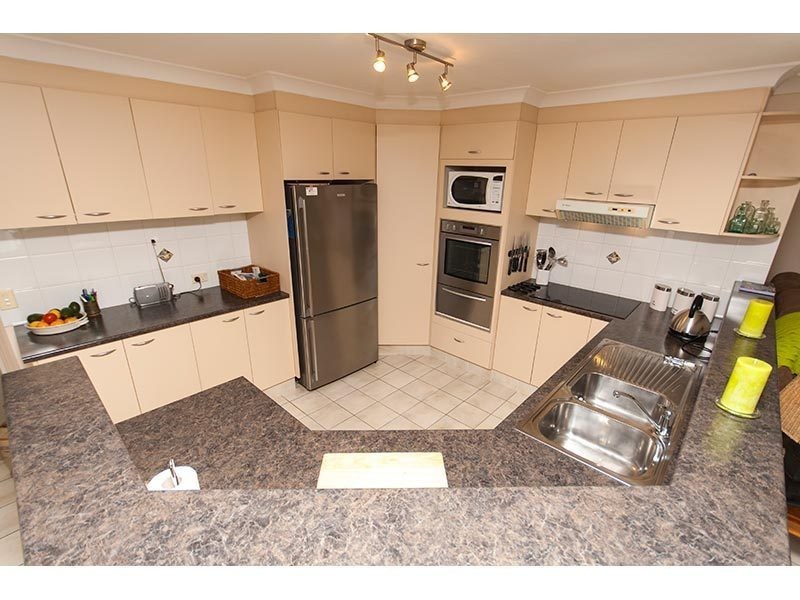 24 Armstrong Way, Highland Park QLD 4211