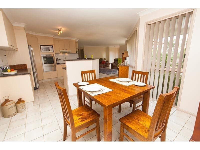 24 Armstrong Way, Highland Park QLD 4211