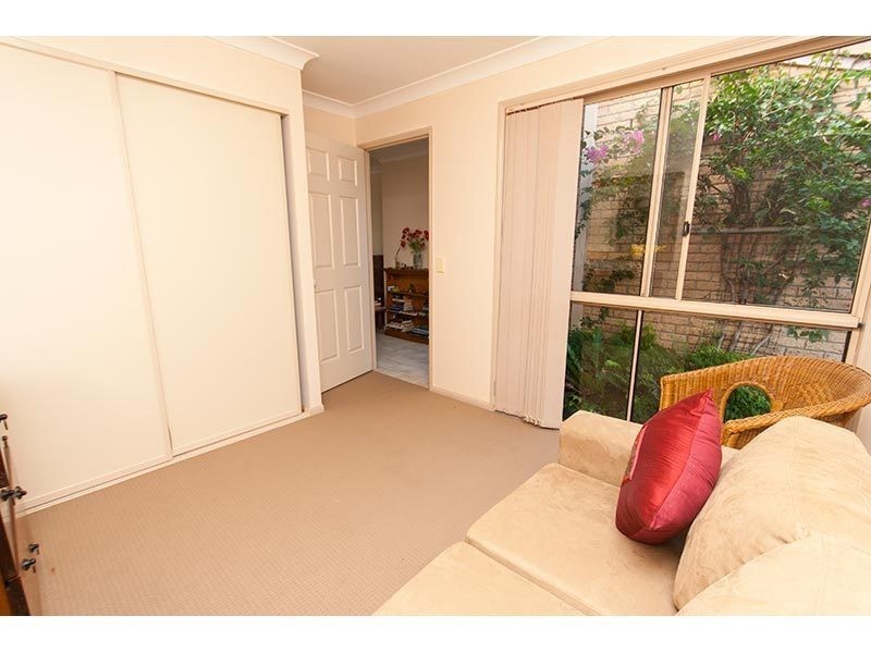 24 Armstrong Way, Highland Park QLD 4211