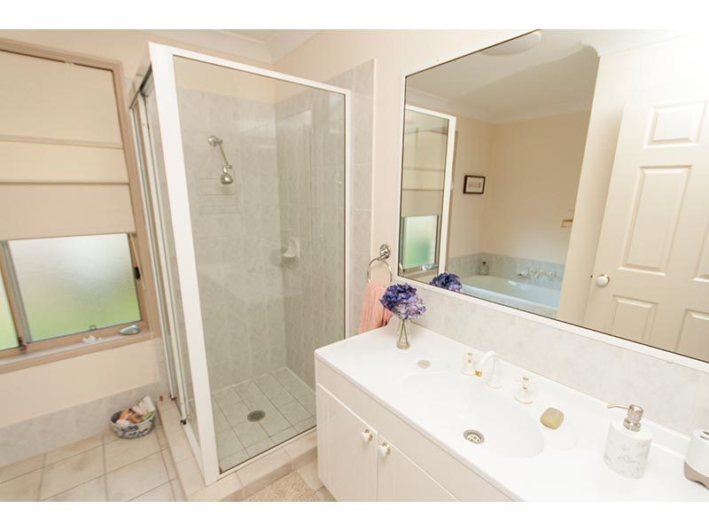 24 Armstrong Way, Highland Park QLD 4211