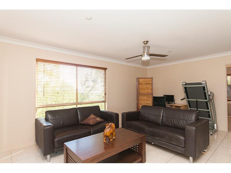 56 Tara Vista Boulevard, Highland Park QLD 4211