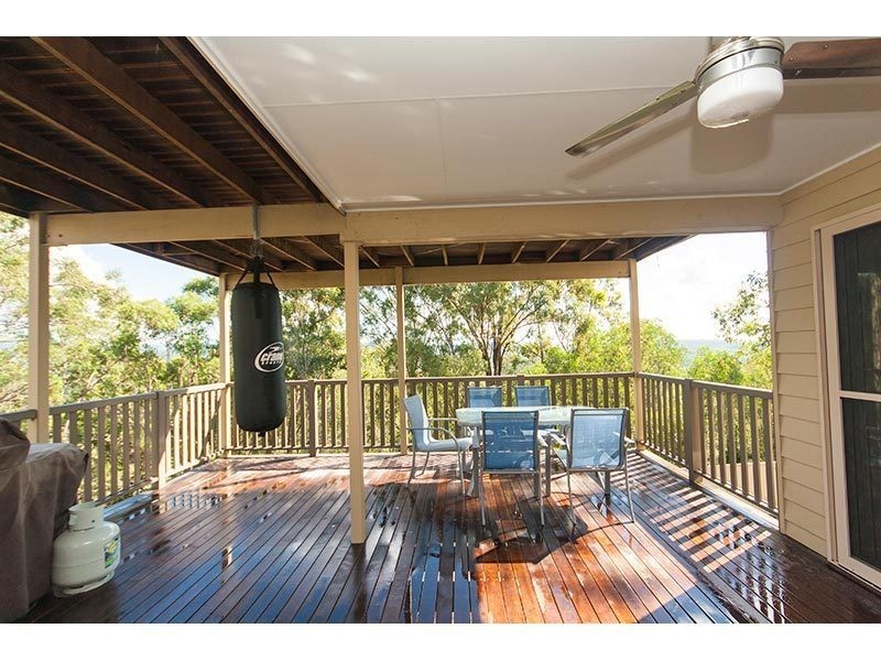 56 Tara Vista Boulevard, Highland Park QLD 4211