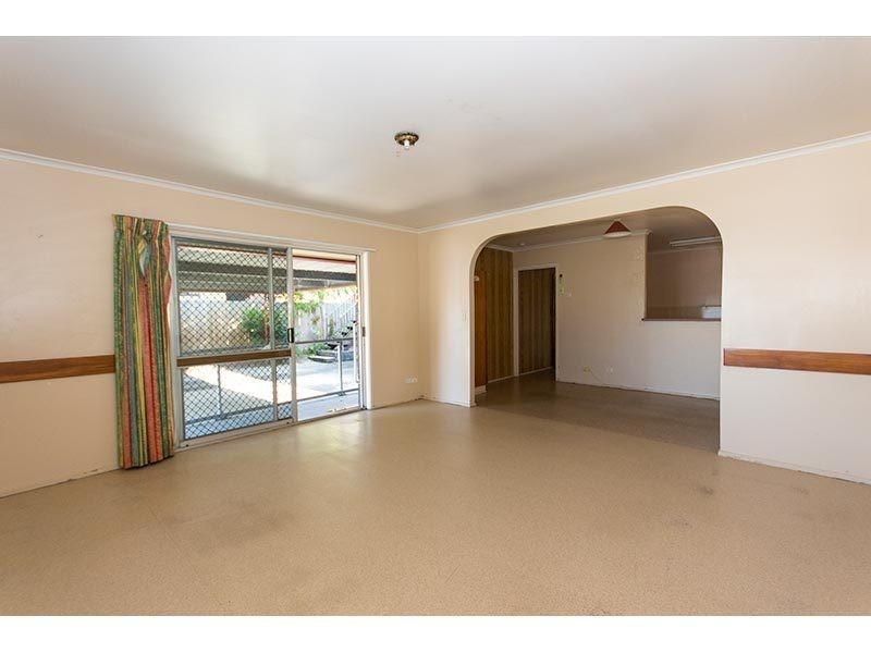 55 Surf Street, Mermaid Waters QLD 4218