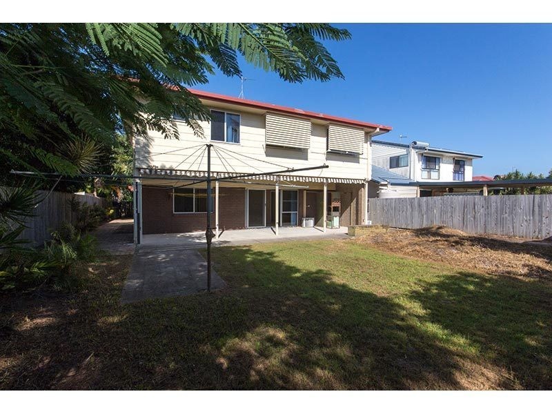 55 Surf Street, Mermaid Waters QLD 4218