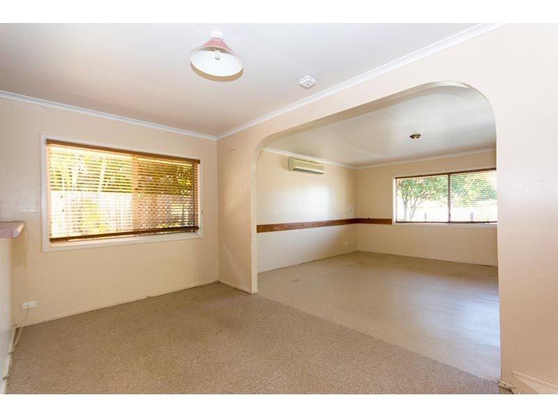 55 Surf Street, Mermaid Waters QLD 4218