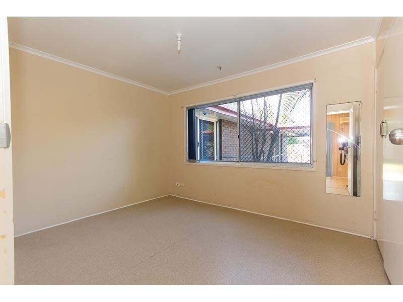 55 Surf Street, Mermaid Waters QLD 4218