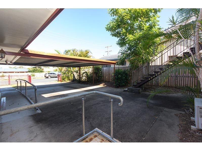 55 Surf Street, Mermaid Waters QLD 4218