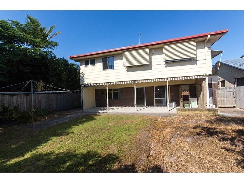 55 Surf Street, Mermaid Waters QLD 4218