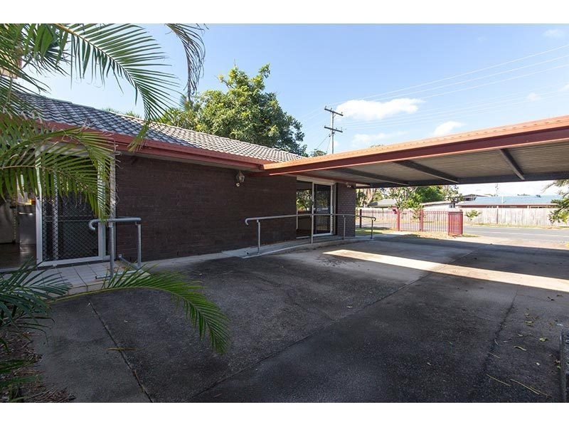 55 Surf Street, Mermaid Waters QLD 4218