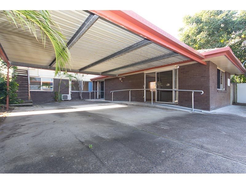 55 Surf Street, Mermaid Waters QLD 4218