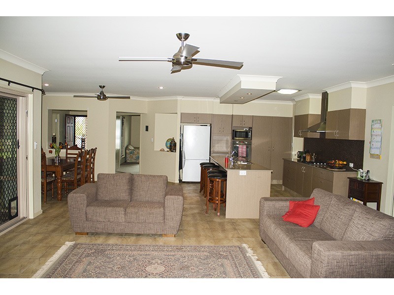 11 Honey Eater Court, Gilston QLD 4211