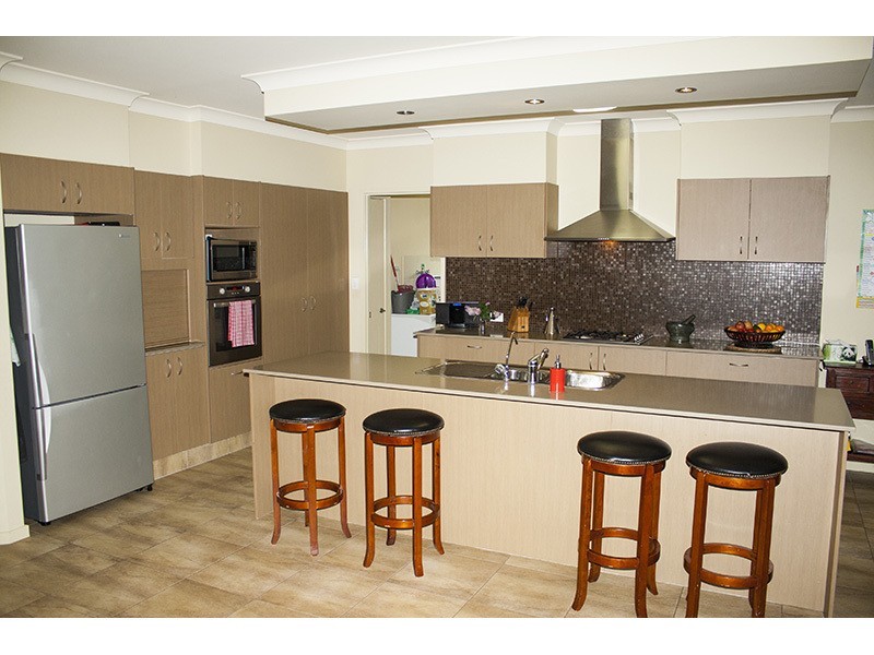 11 Honey Eater Court, Gilston QLD 4211