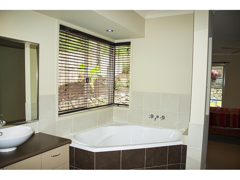 11 Honey Eater Court, Gilston QLD 4211