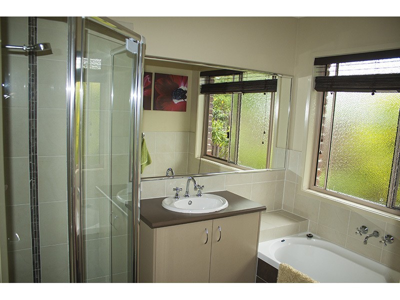 11 Honey Eater Court, Gilston QLD 4211