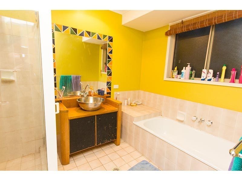 7 Angaston Avenue, Carrara QLD 4211