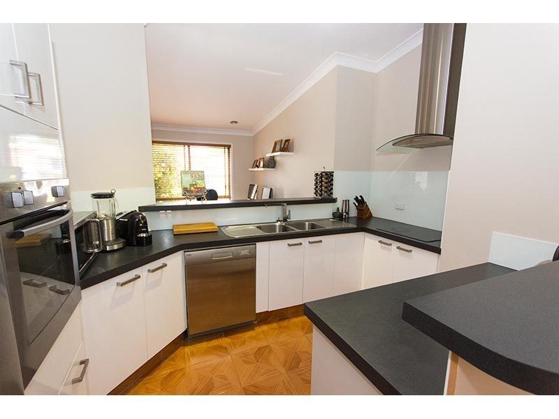 13 Bradstone Road, Carrara QLD 4211