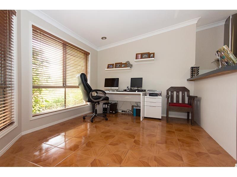 13 Bradstone Road, Carrara QLD 4211