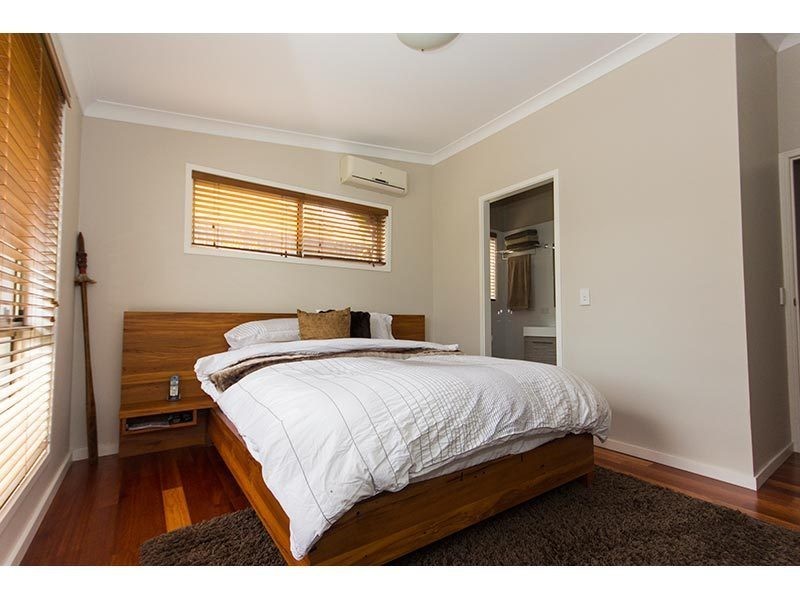 13 Bradstone Road, Carrara QLD 4211