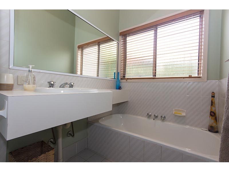 13 Bradstone Road, Carrara QLD 4211