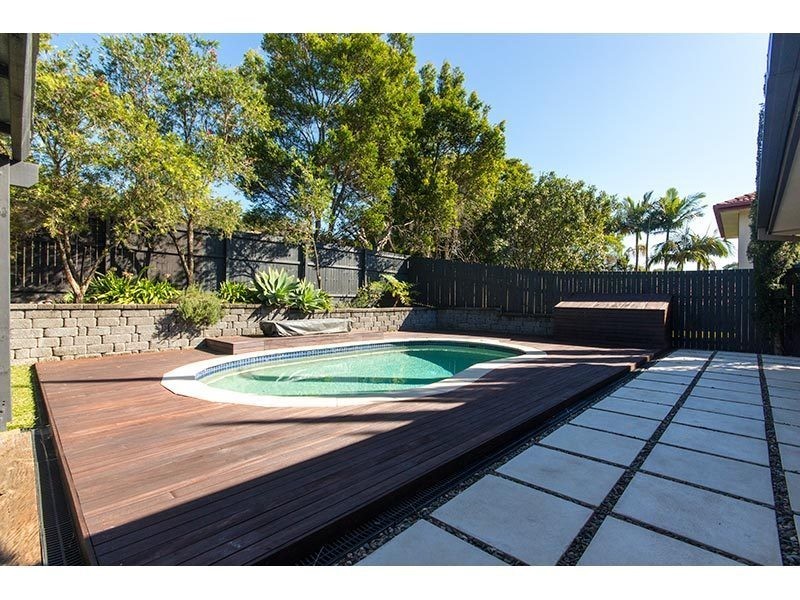 13 Bradstone Road, Carrara QLD 4211