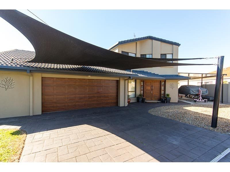 24 Trafalgar Street, Highland Park QLD 4211