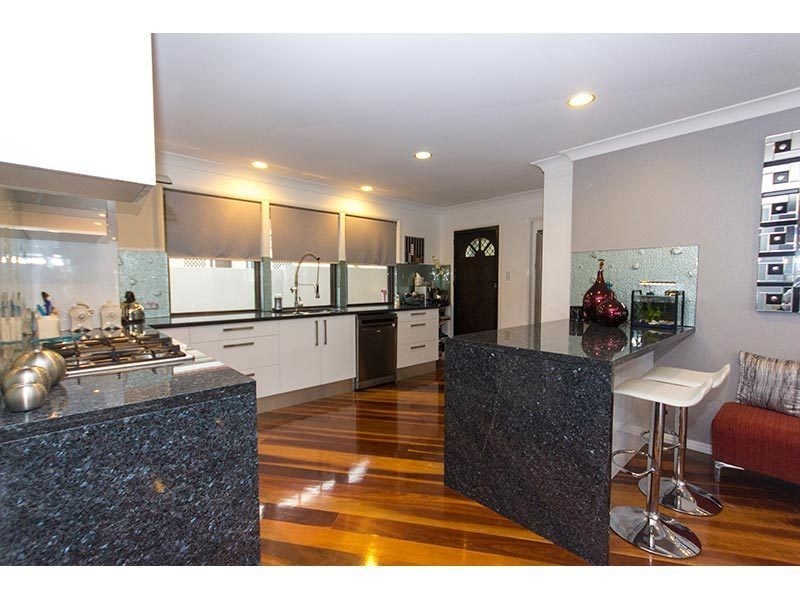 24 Trafalgar Street, Highland Park QLD 4211