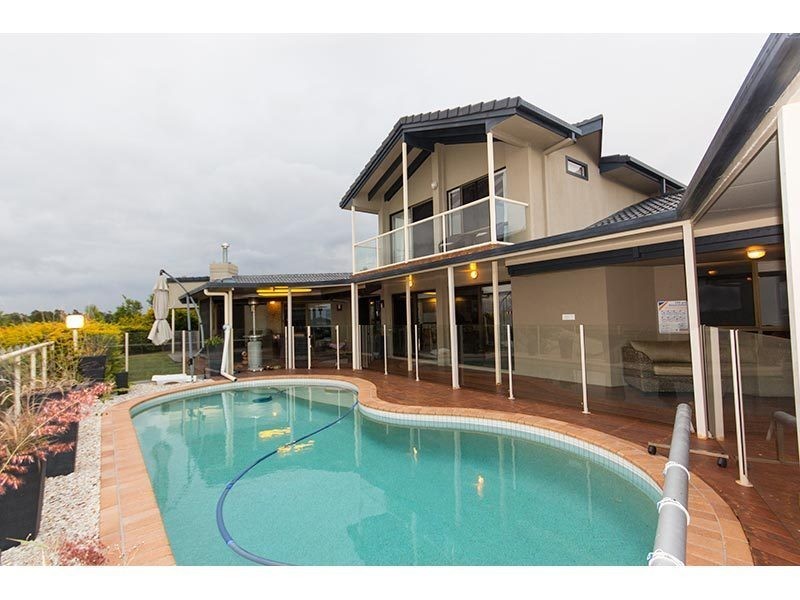 24 Trafalgar Street, Highland Park QLD 4211