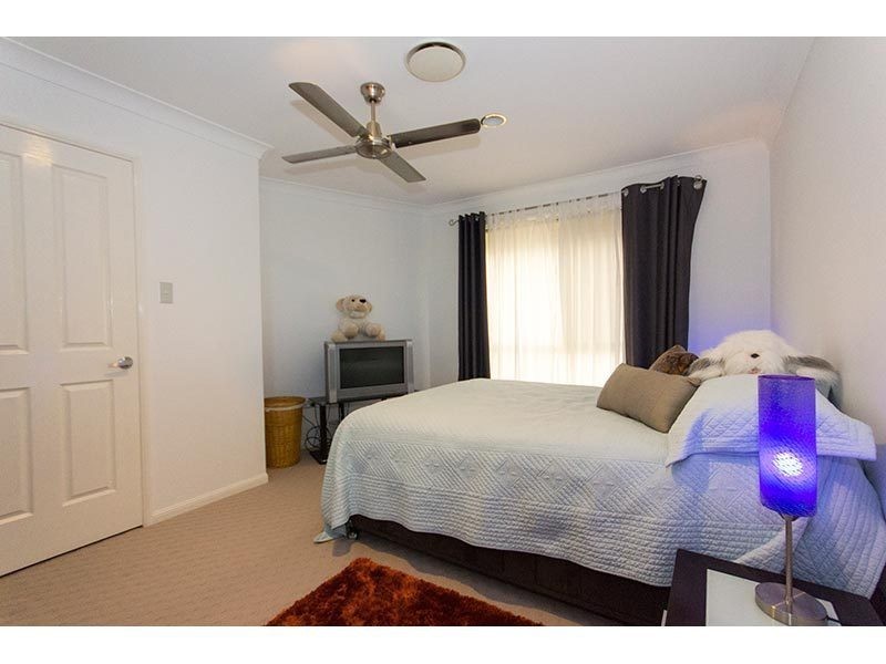 24 Trafalgar Street, Highland Park QLD 4211