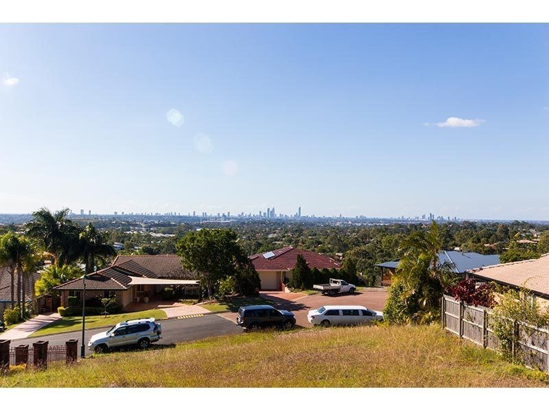 24 Trafalgar Street, Highland Park QLD 4211