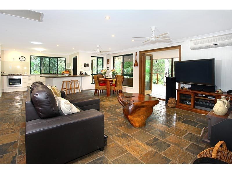 105 Henri Roberts Drive, Clagiraba QLD 4211