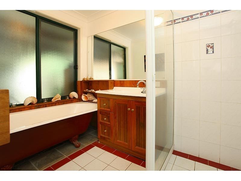 105 Henri Roberts Drive, Clagiraba QLD 4211