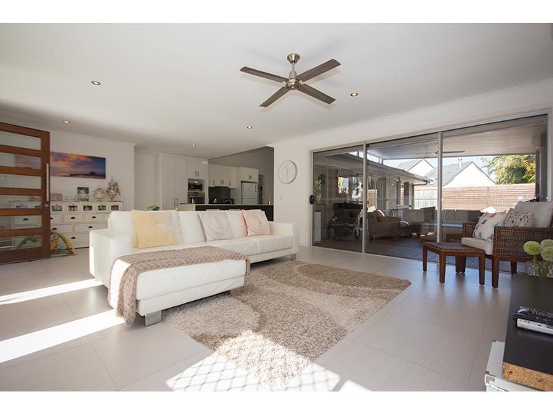 42 Slatyer Avenue, Bundall QLD 4217