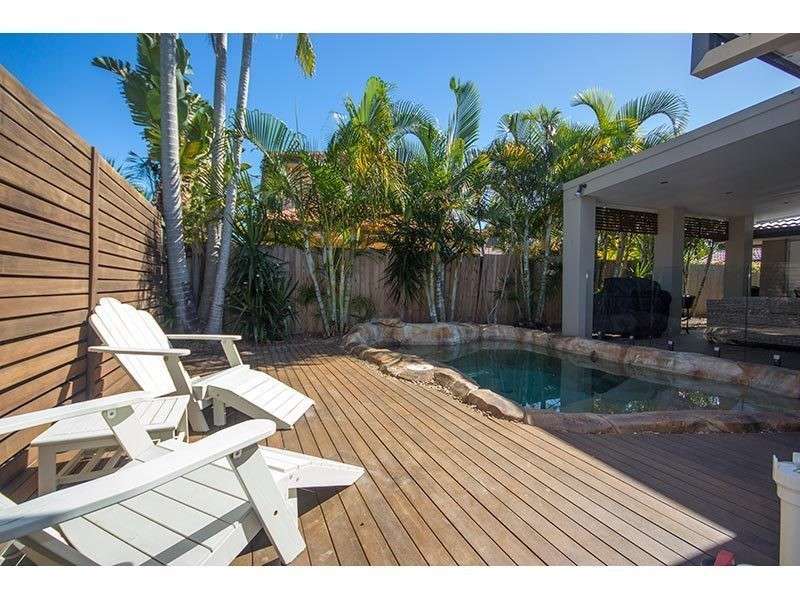 42 Slatyer Avenue, Bundall QLD 4217