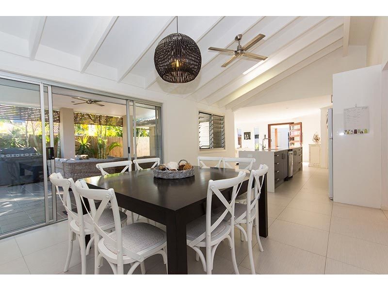 42 Slatyer Avenue, Bundall QLD 4217