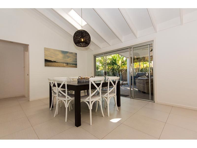 42 Slatyer Avenue, Bundall QLD 4217